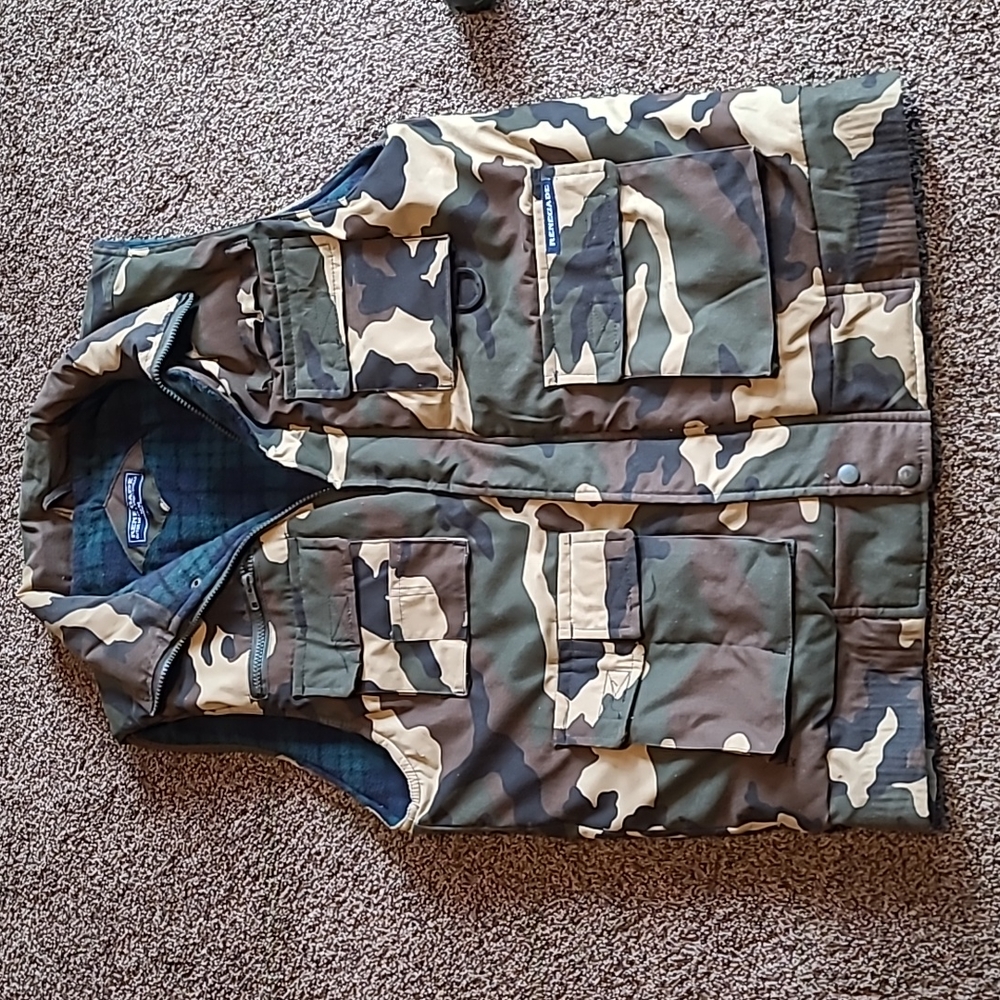 Mens camo vest